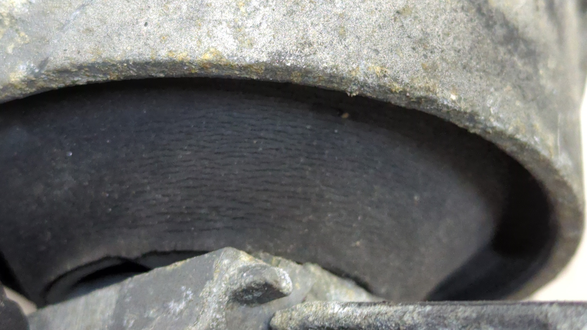 Опора двигателя левая