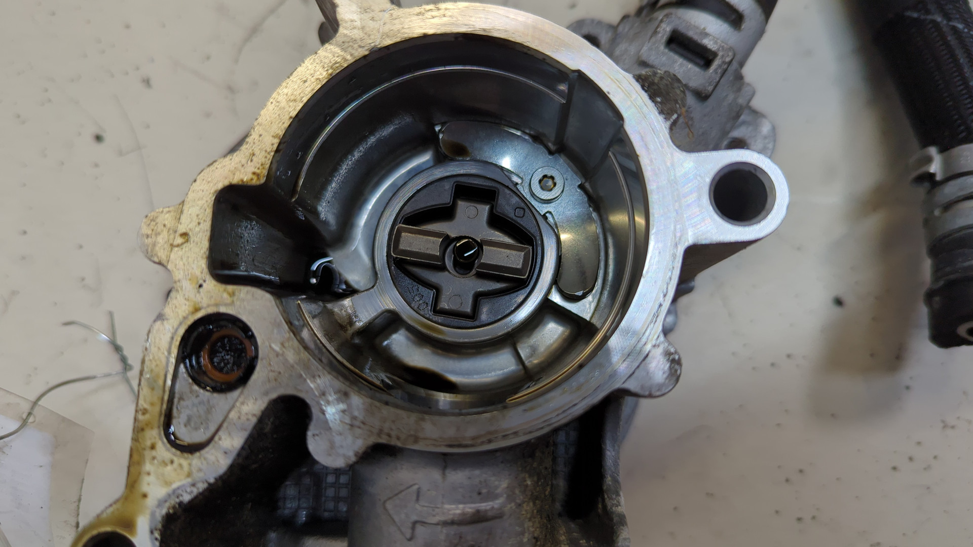 Насос вакуумный