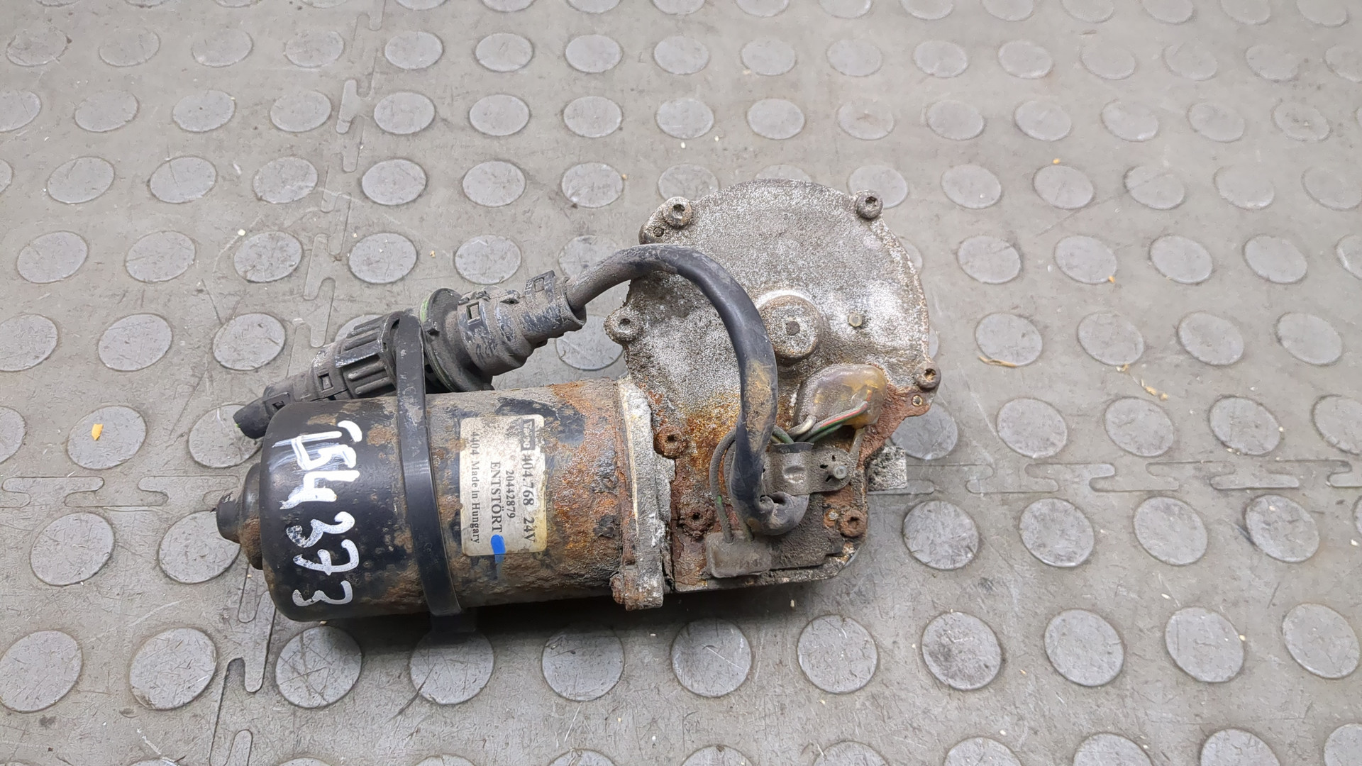 Моторчик стеклоочистителя передний