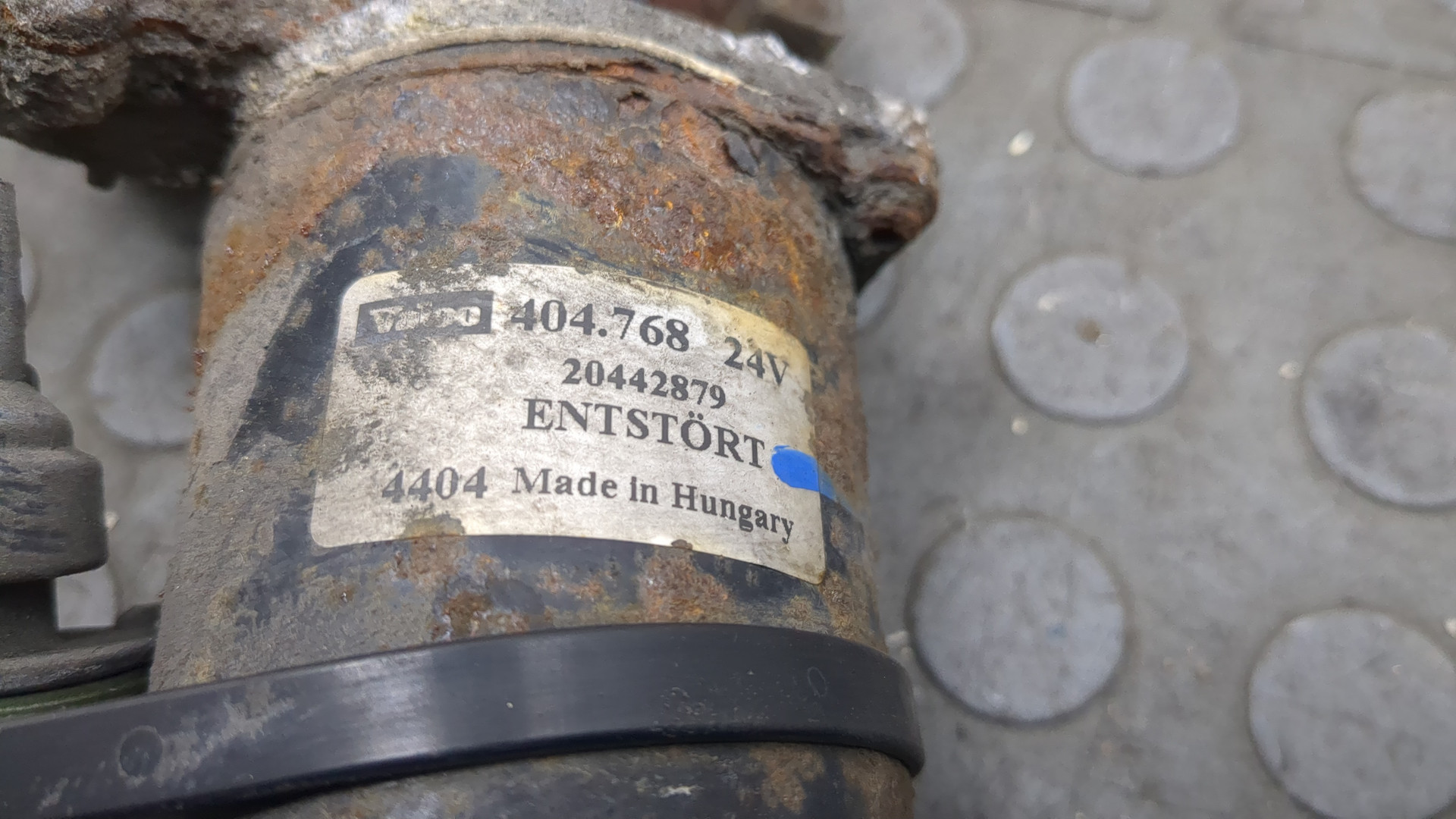 Моторчик стеклоочистителя передний