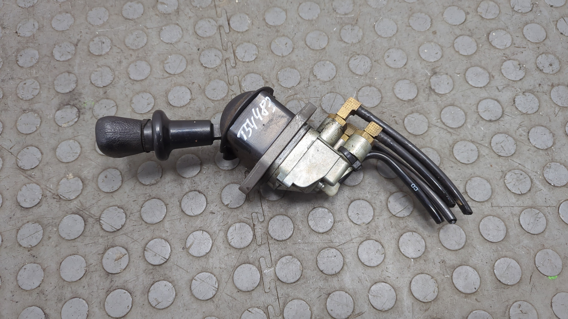 Рычаг стояночного тормоза