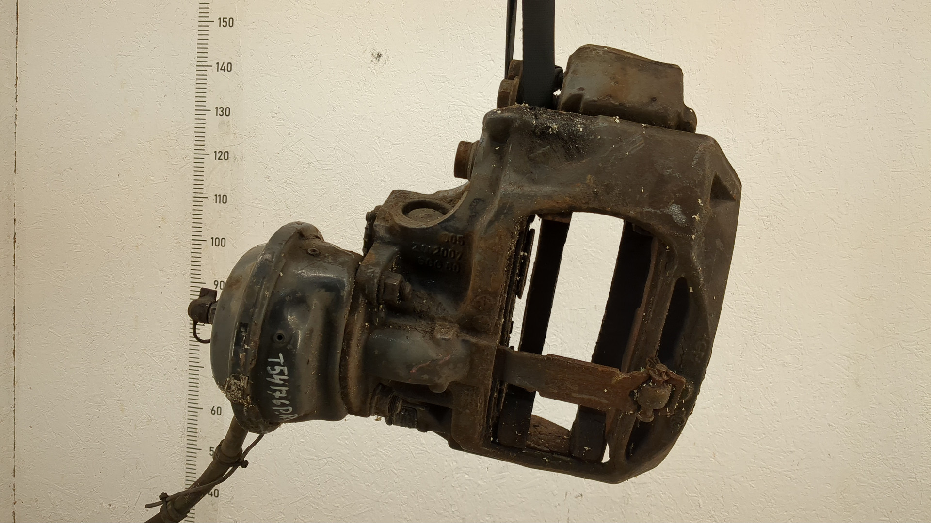 Суппорт передний правый