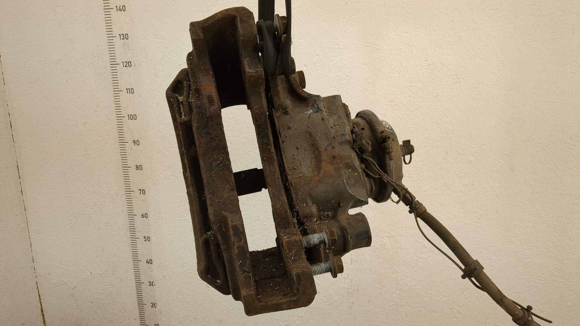 Суппорт передний правый