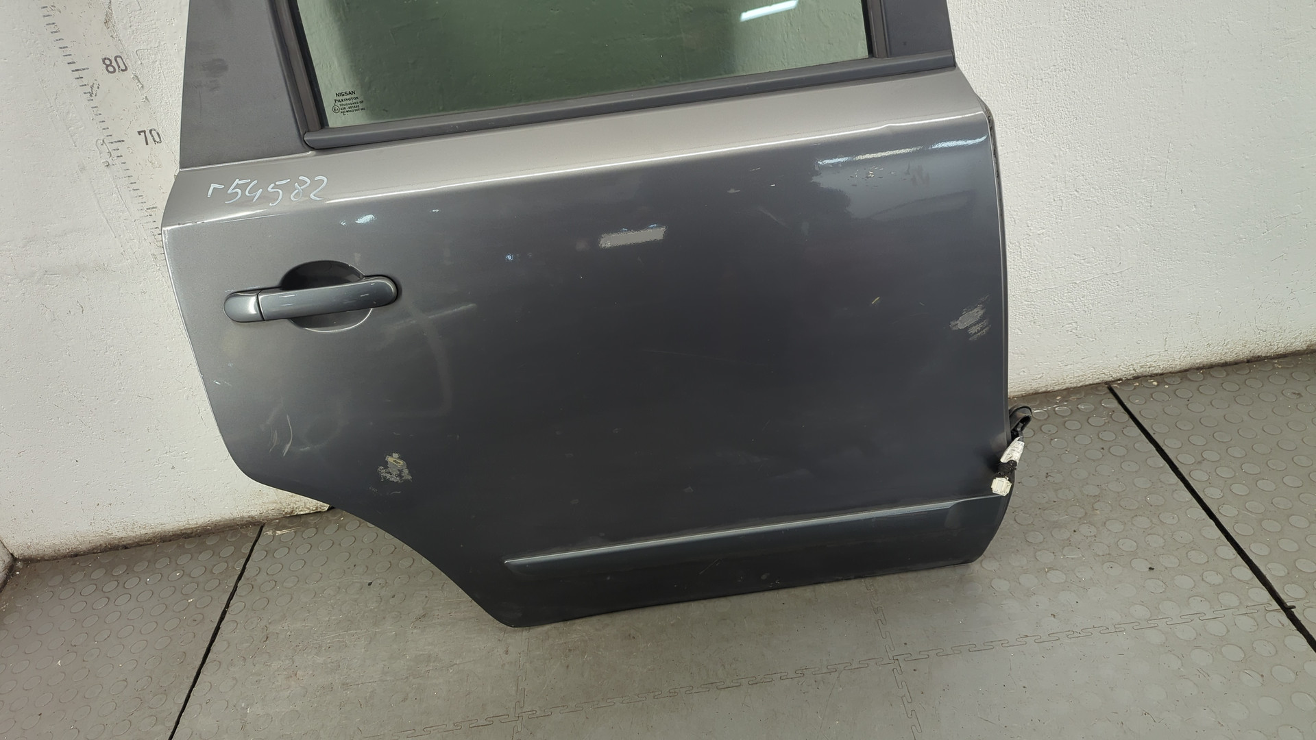 Дверь задняя правая