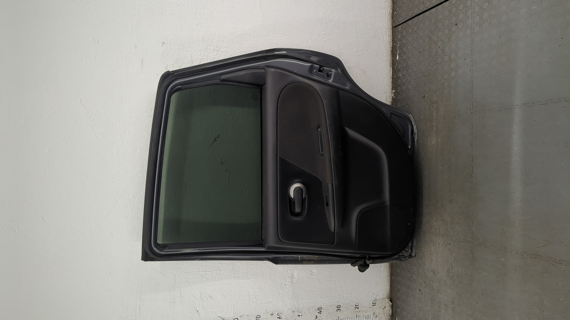 Дверь задняя правая