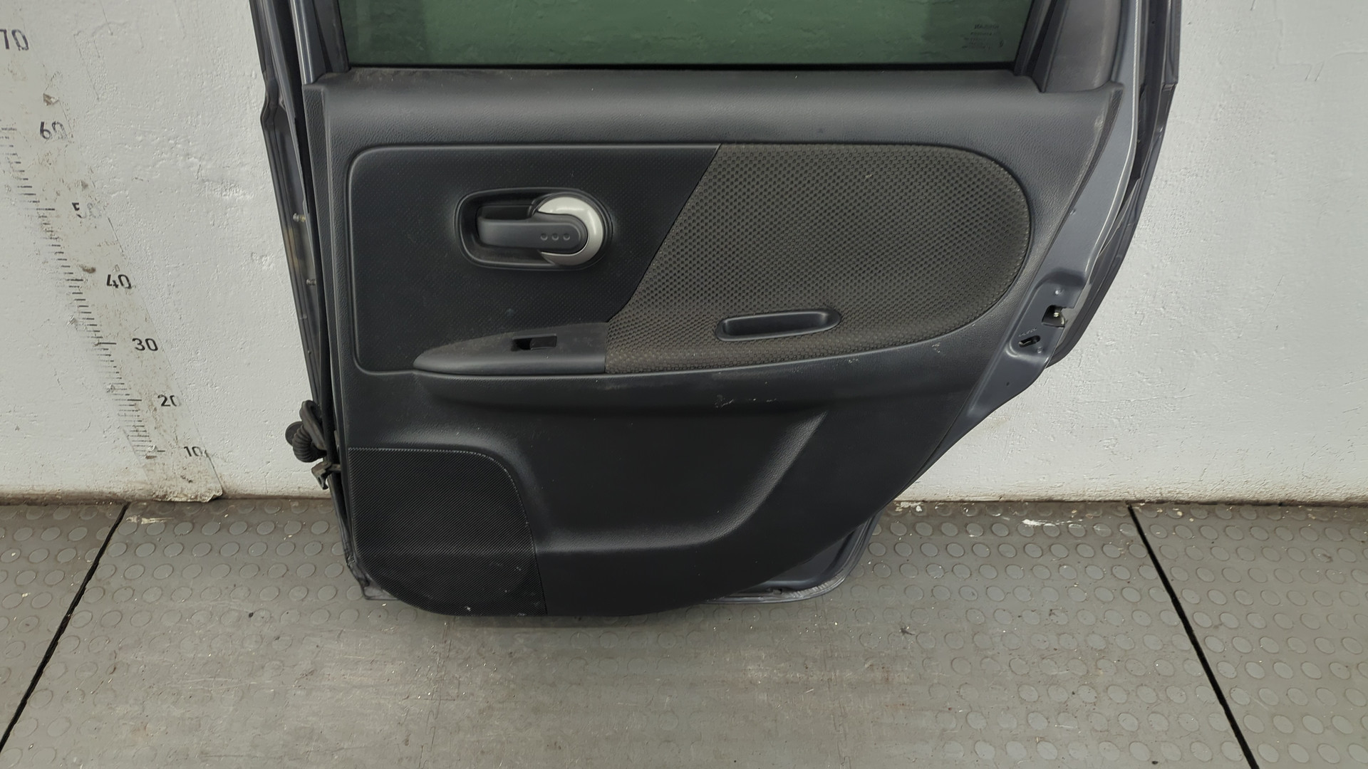 Дверь задняя правая