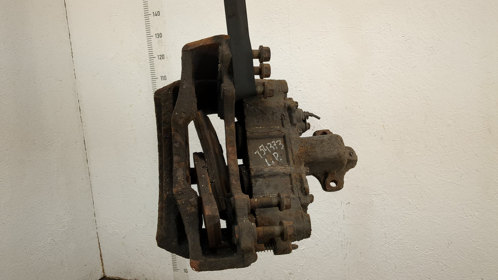 Суппорт передний левый