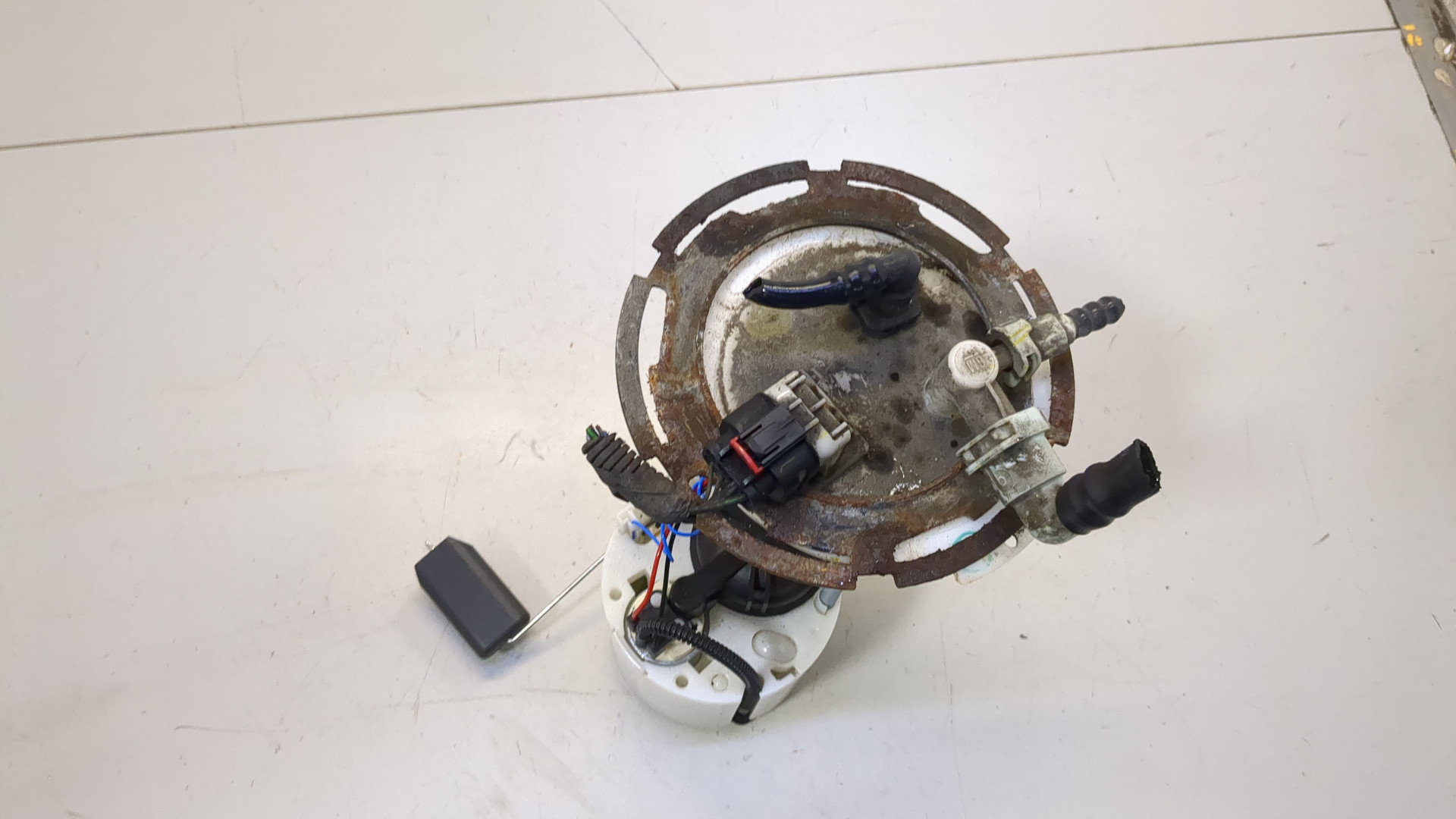 Насос топливный электрический