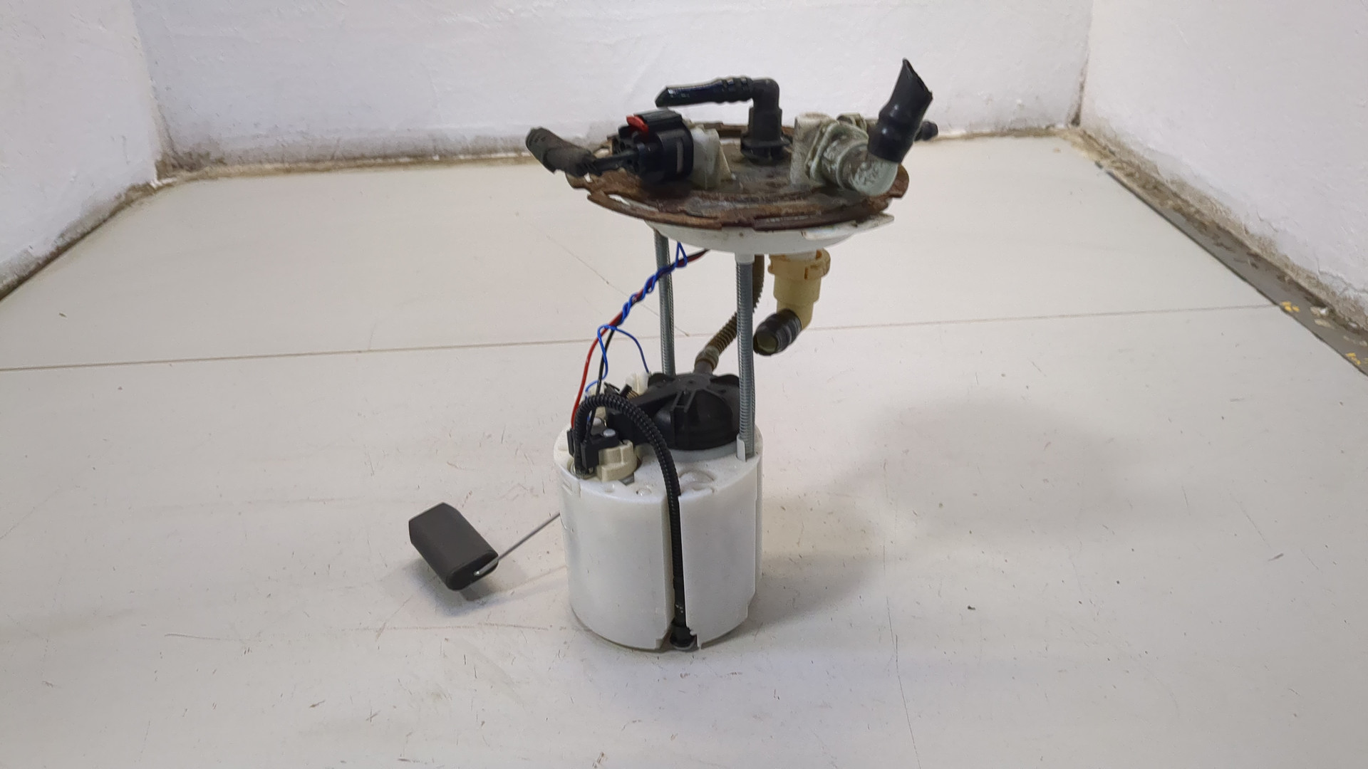 Насос топливный электрический