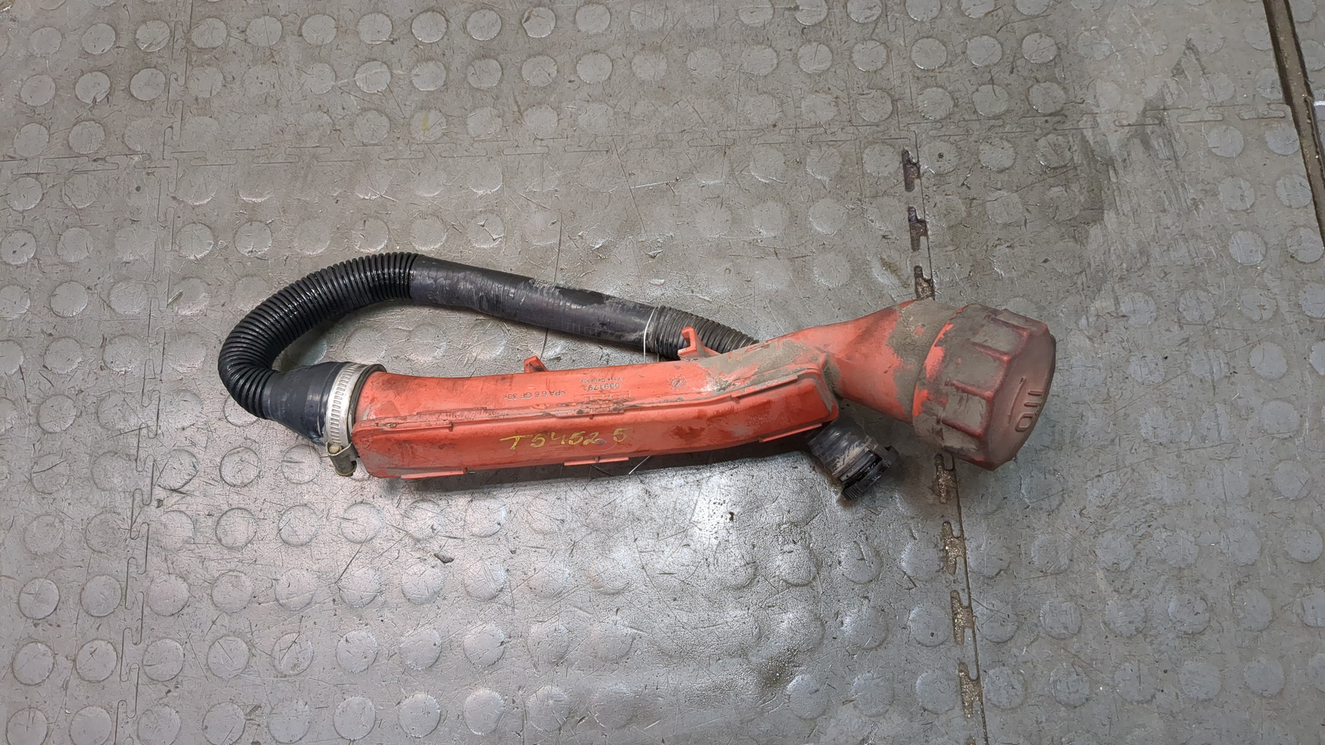 Маслозаливная горловина