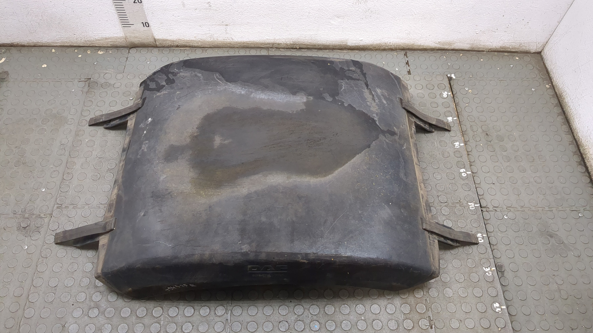 Крыло заднее правое