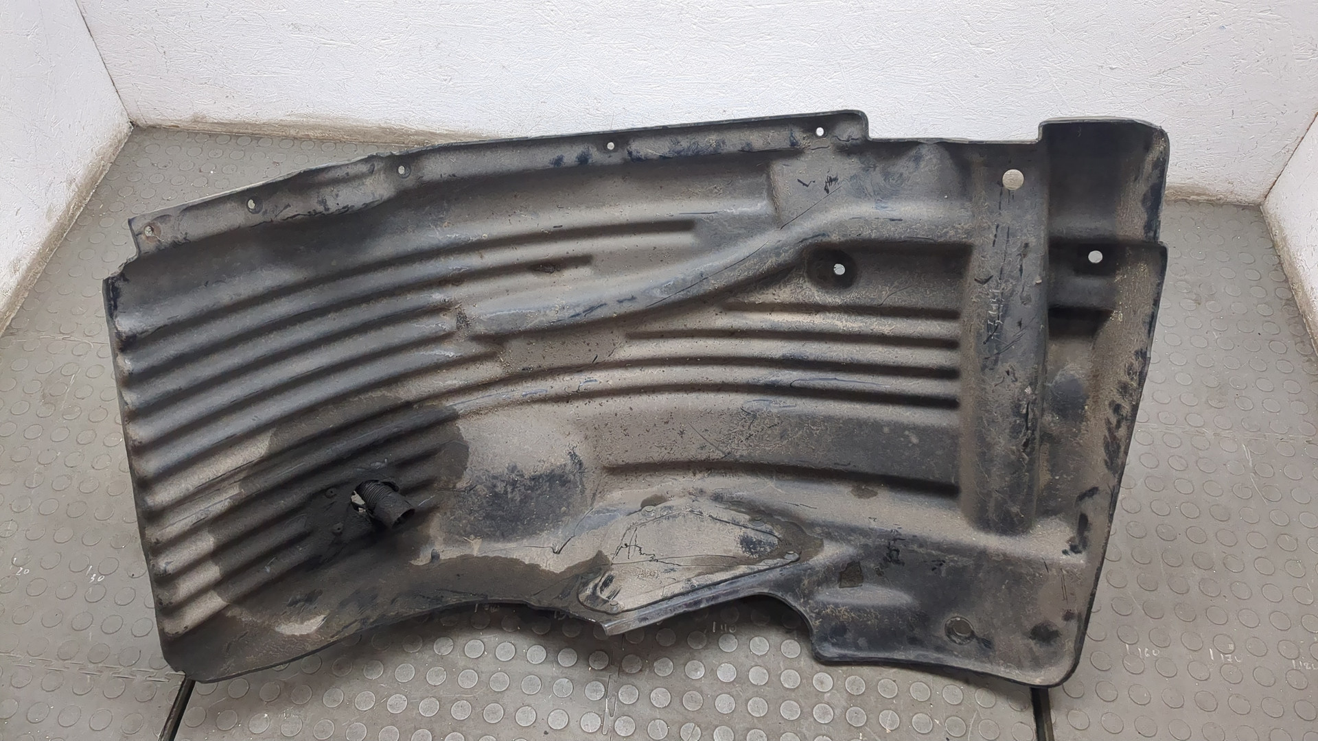 Локер передний левый