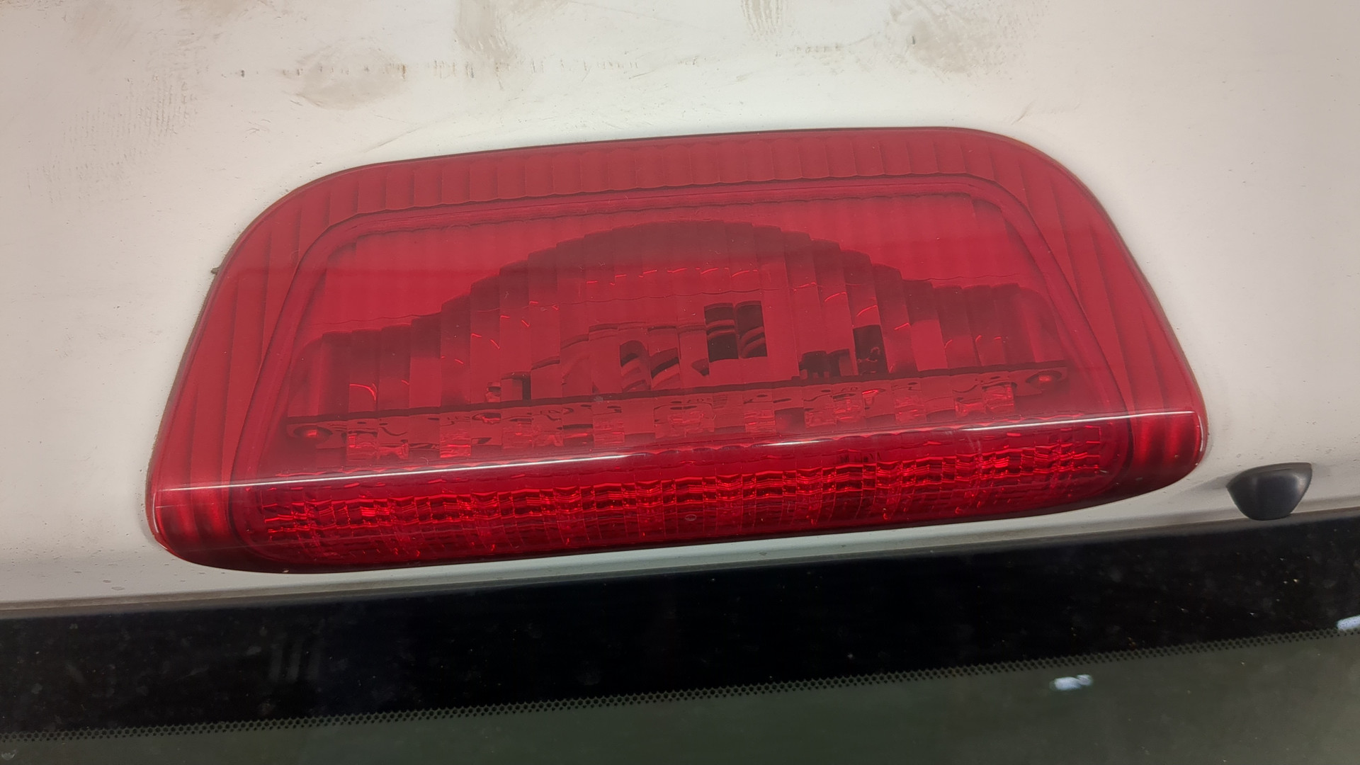 Дверь багажника