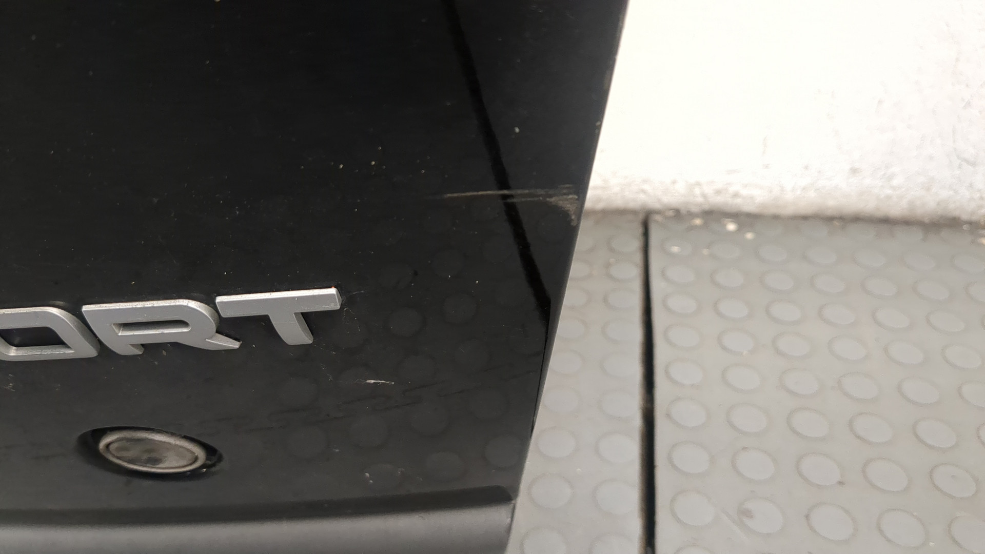 Дверь багажника