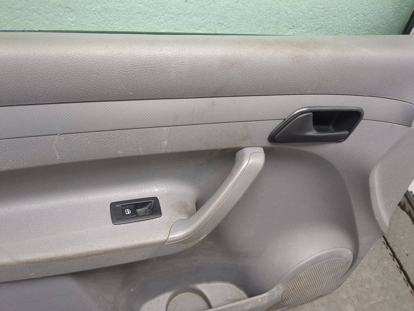 Дверь передняя левая