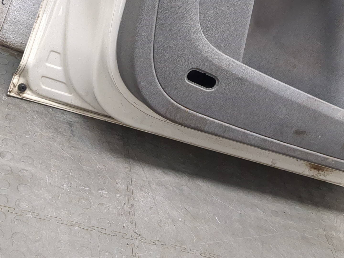 Дверь передняя левая