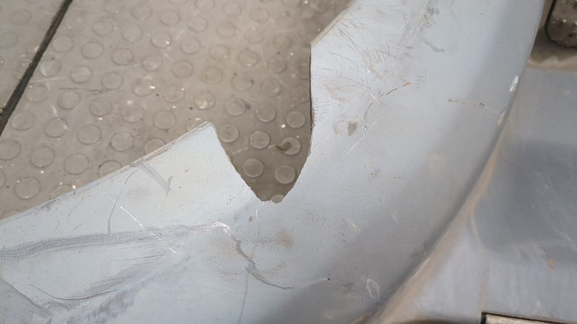 Подножка левая