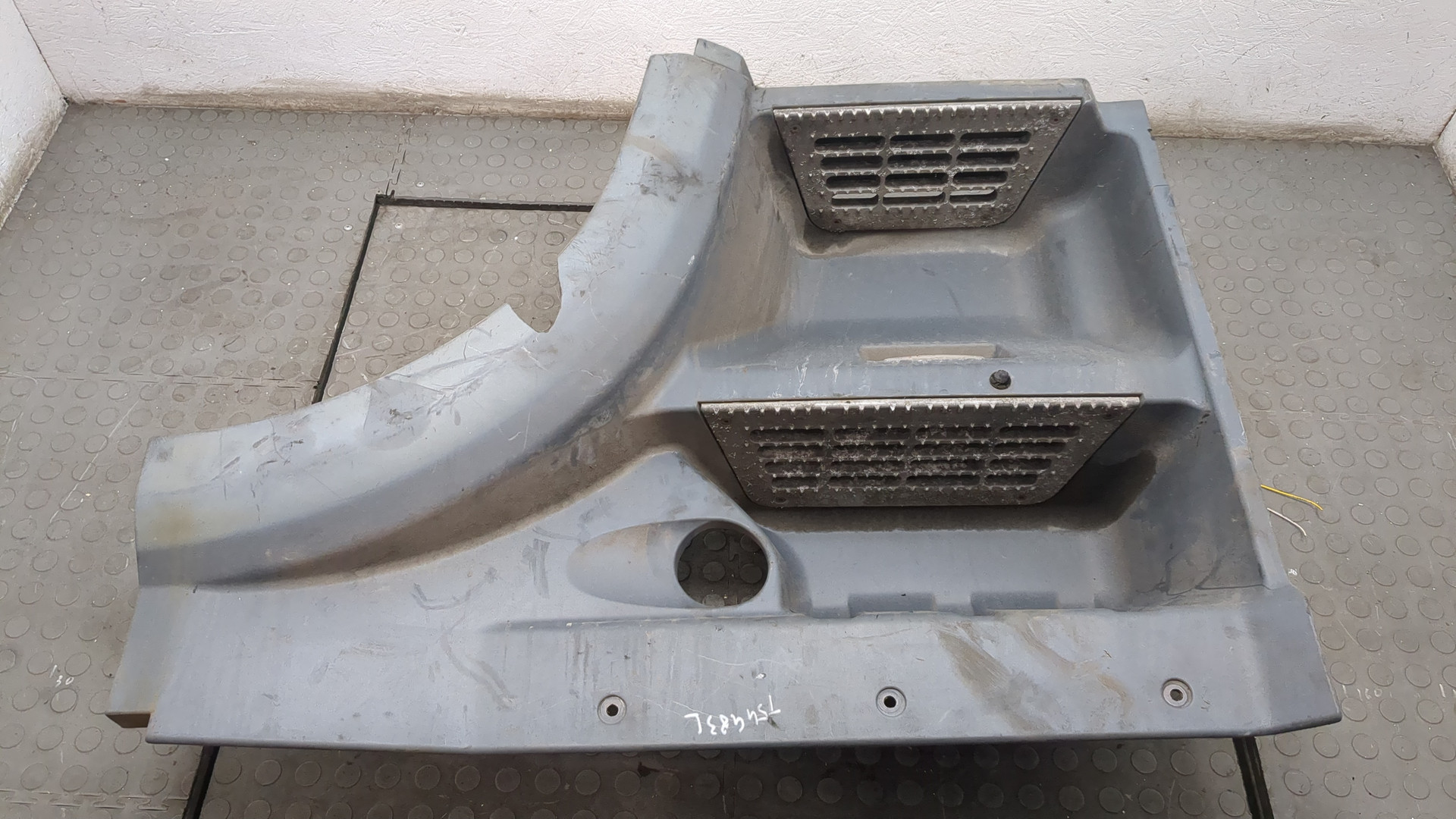 Подножка левая