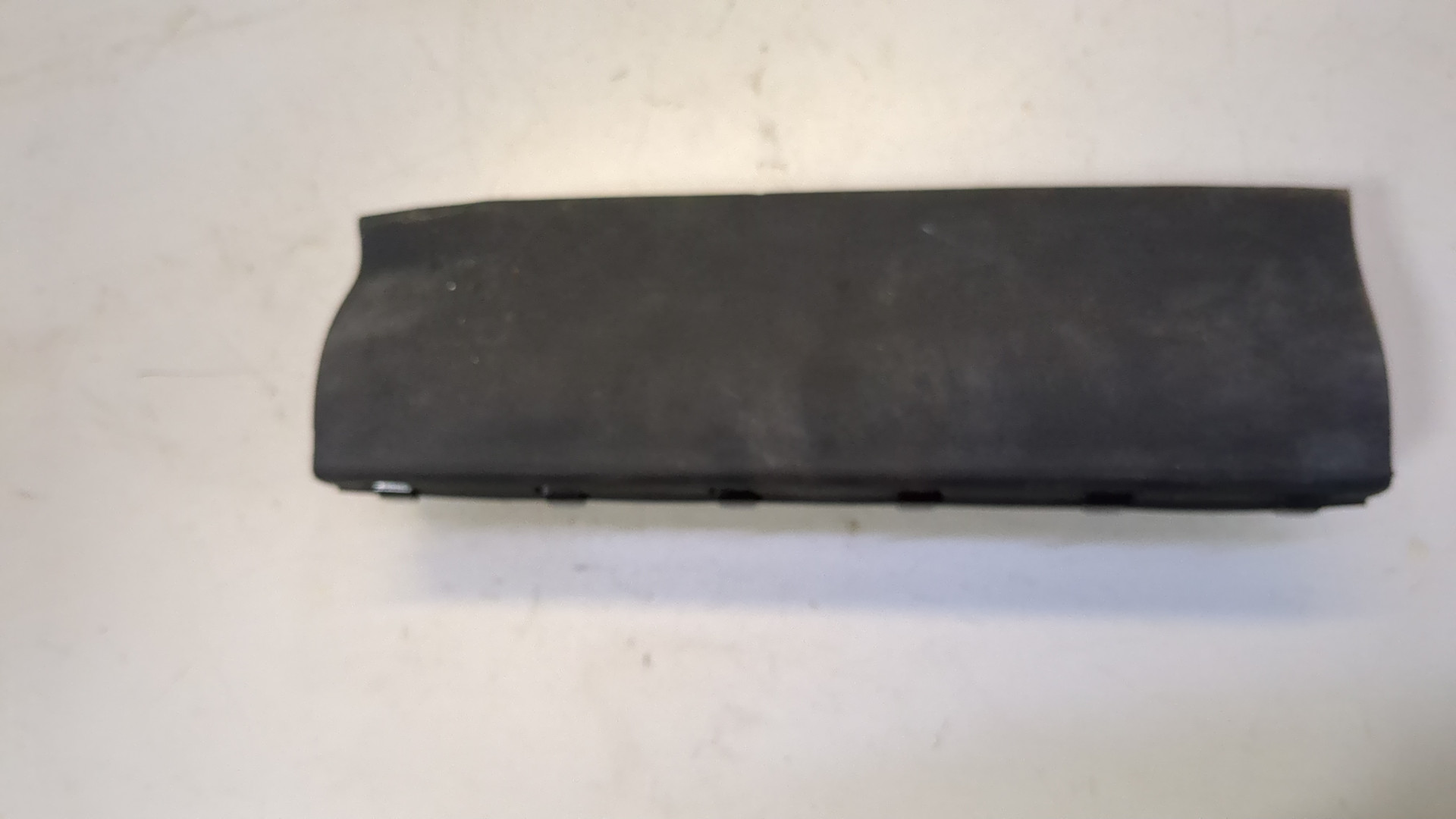 Подушка безопасности нижняя (для колен)