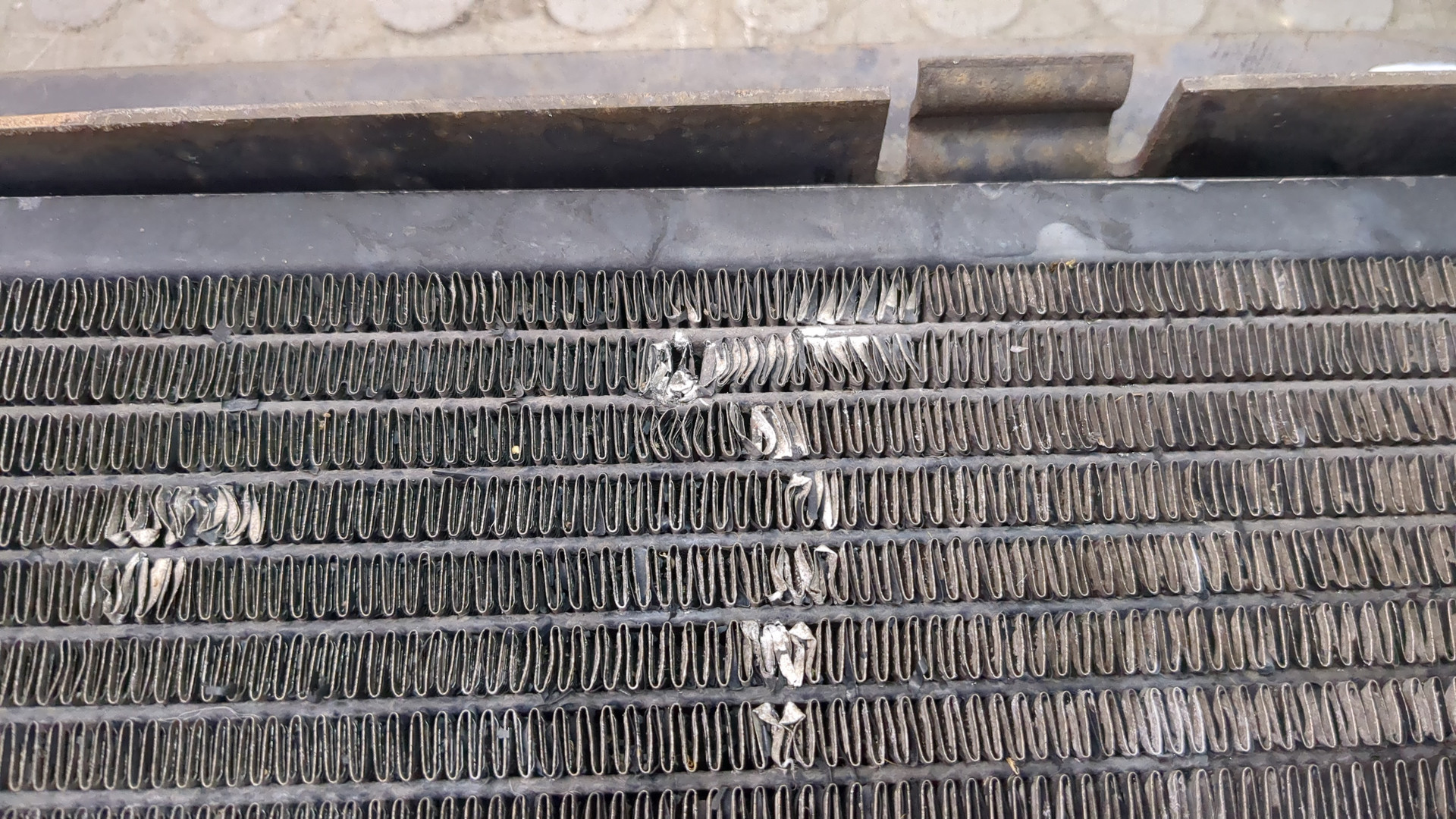 Радиатор кондиционера / конденсер