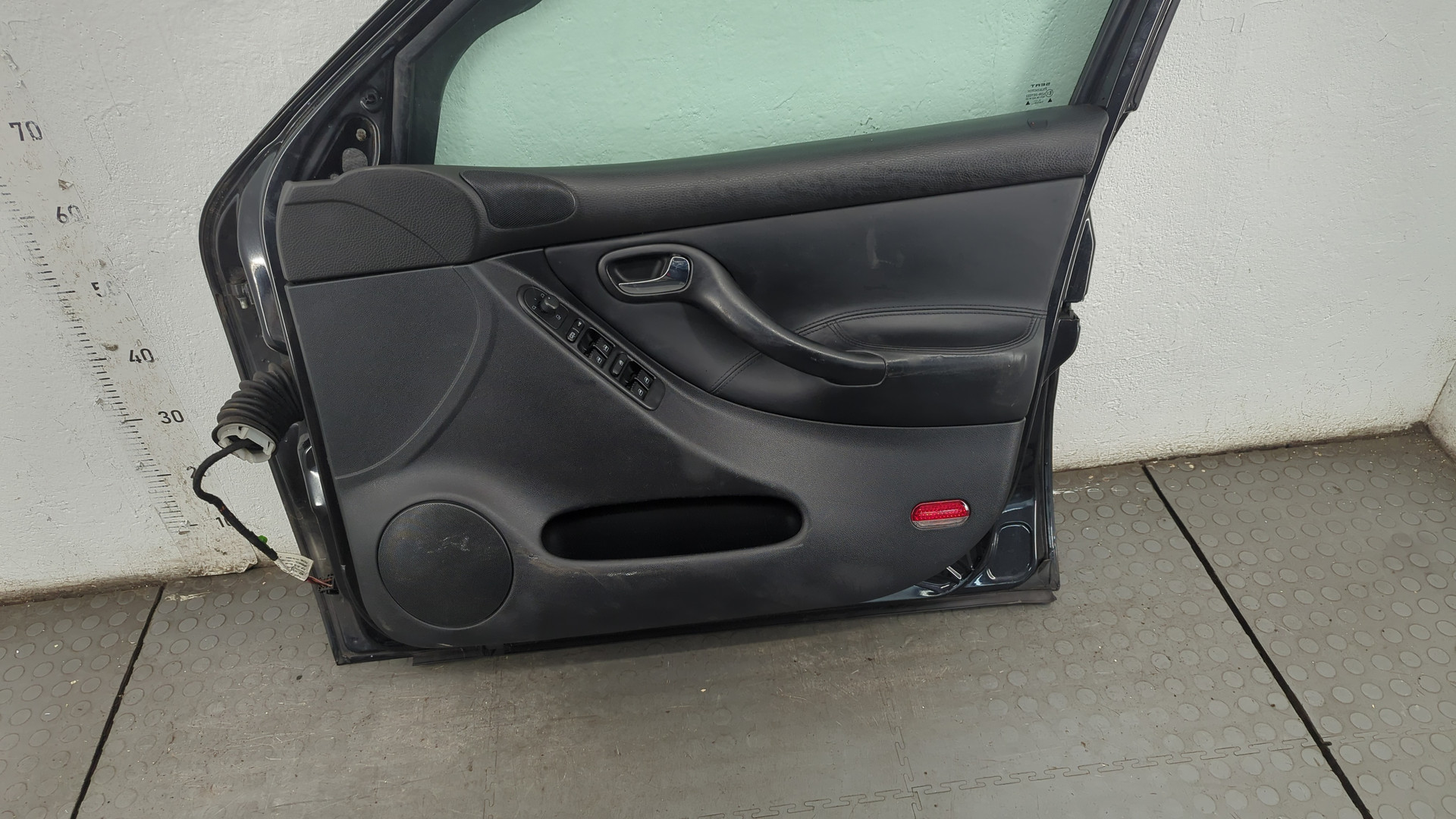 Дверь передняя правая