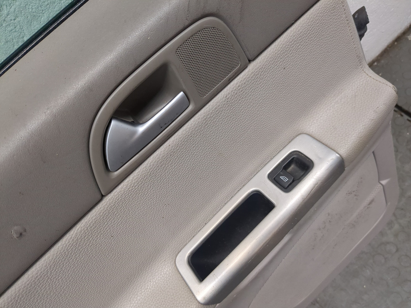 Дверь задняя левая