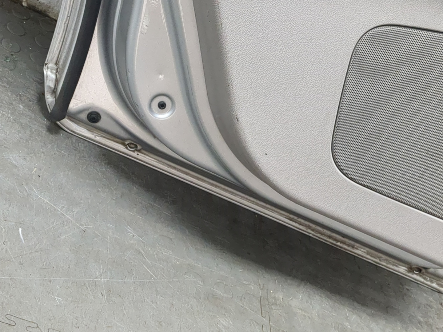 Дверь задняя левая