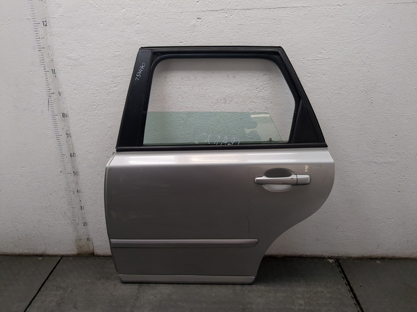 Дверь задняя левая
