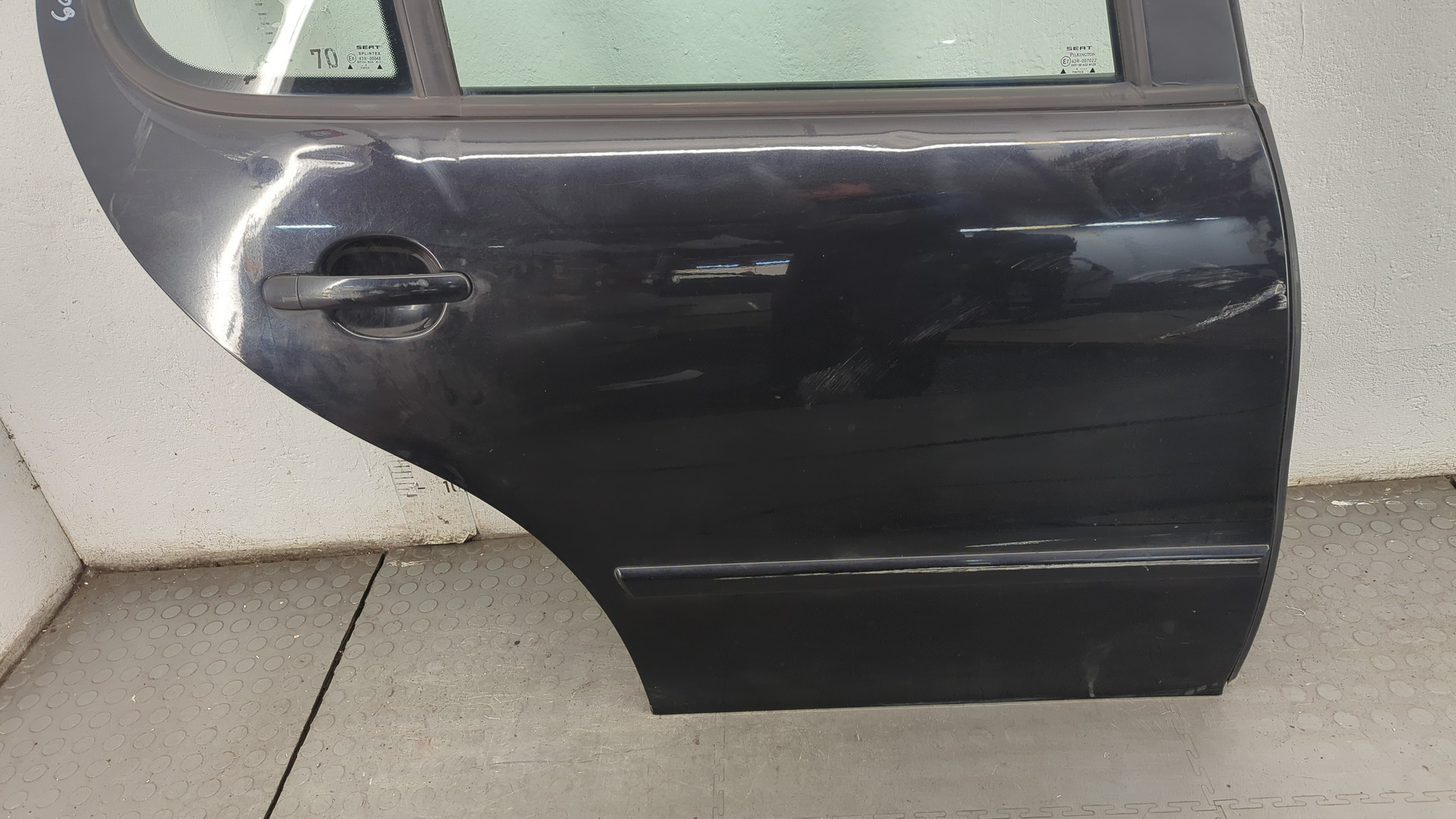 Дверь задняя правая