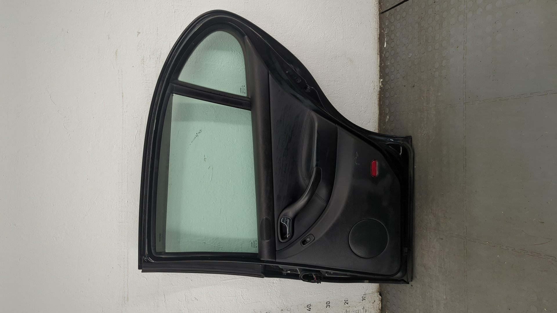 Дверь задняя правая