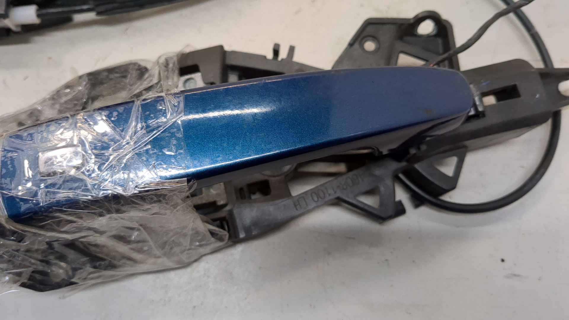 Замок двери передней правой