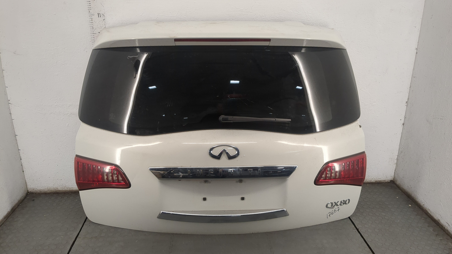 Дверь багажника