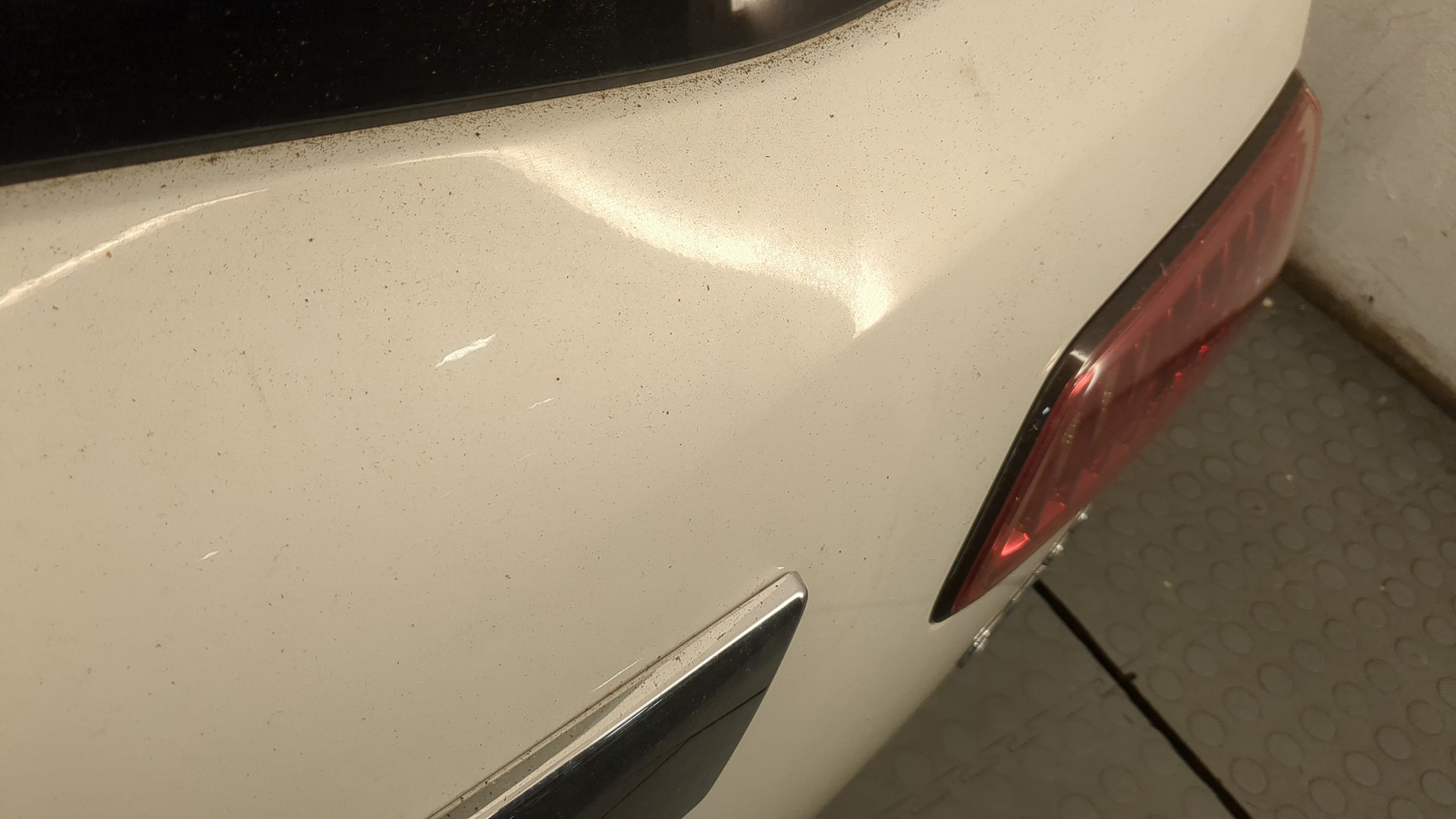 Дверь багажника