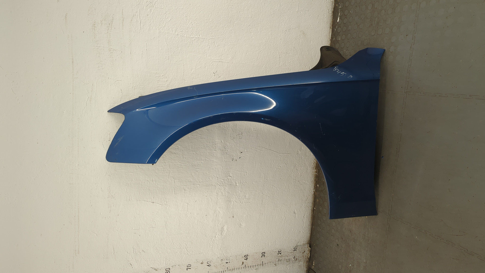 Крыло переднее левое