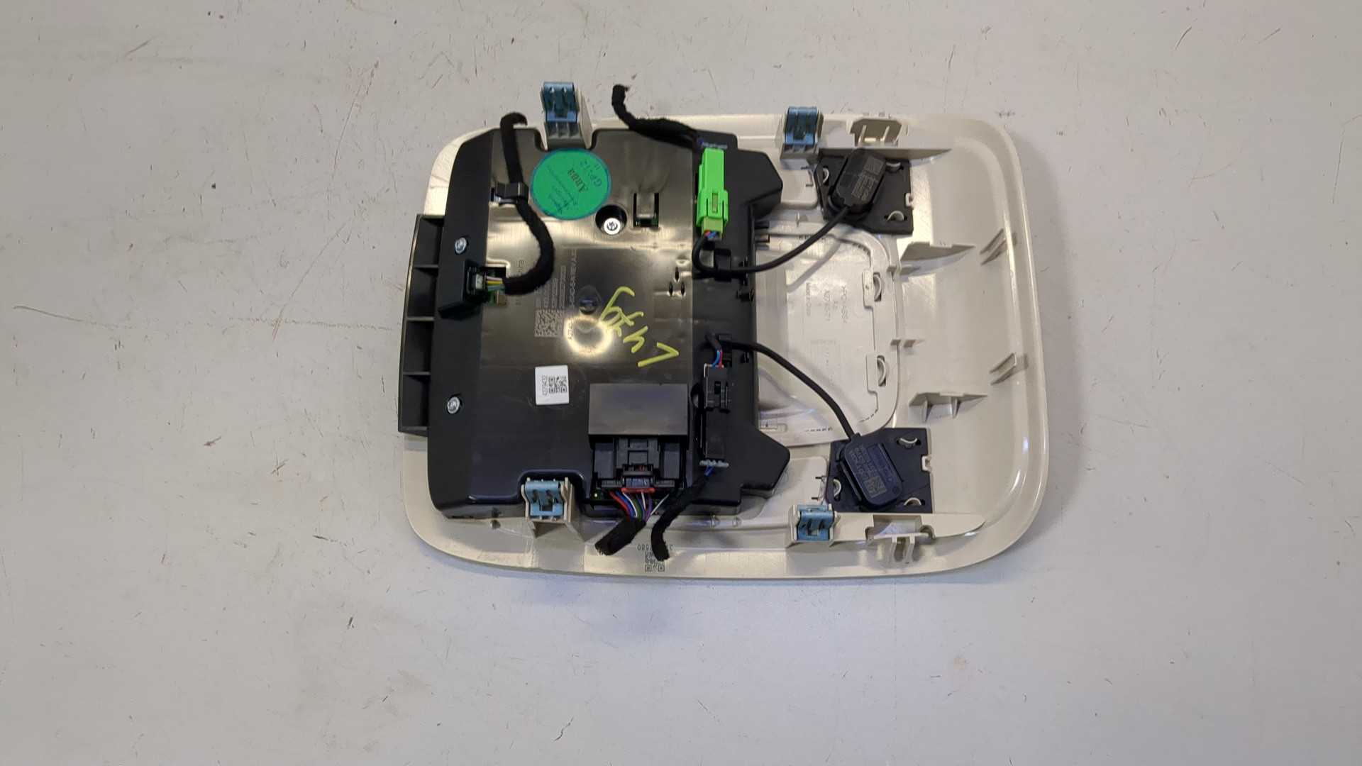 Плафон салонный