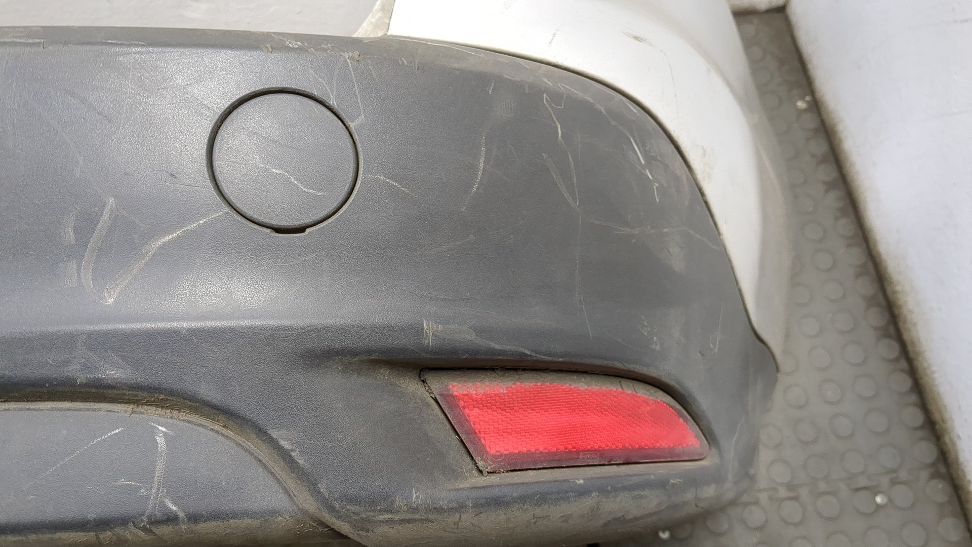 Бампер задний