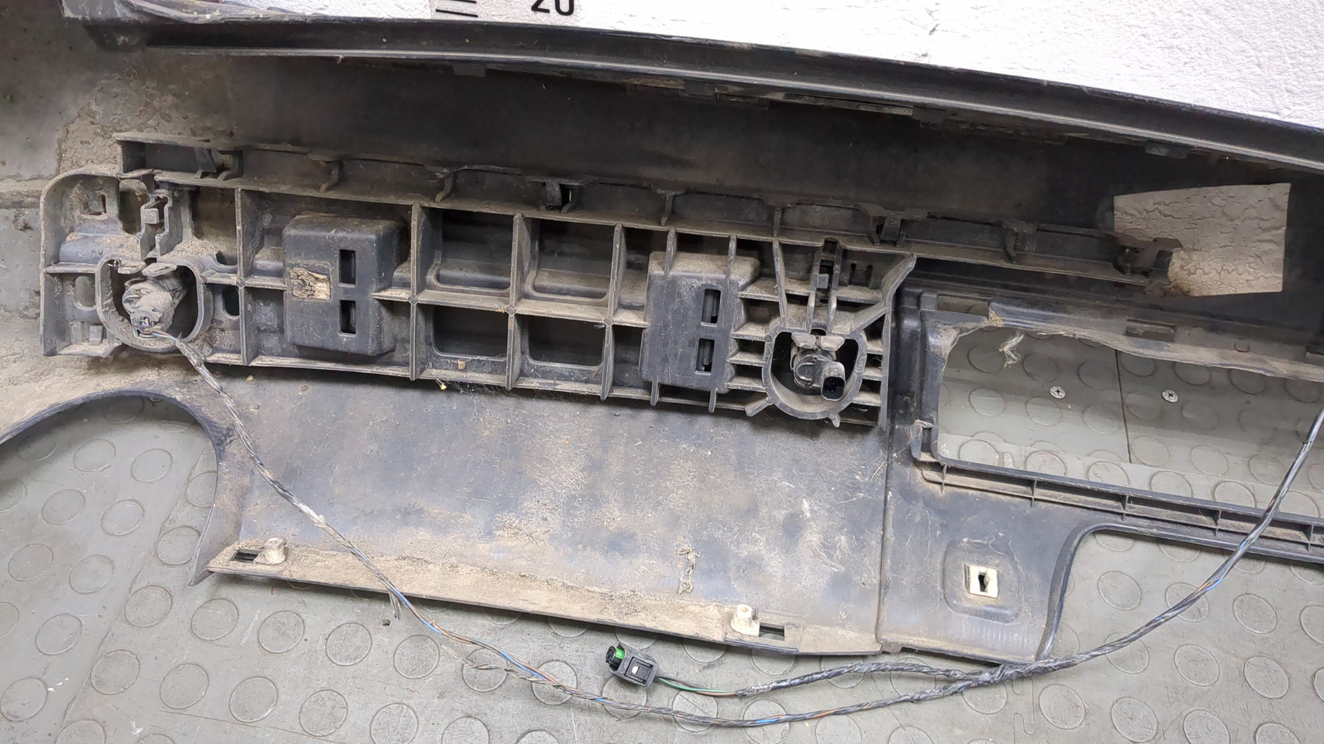 Бампер задний