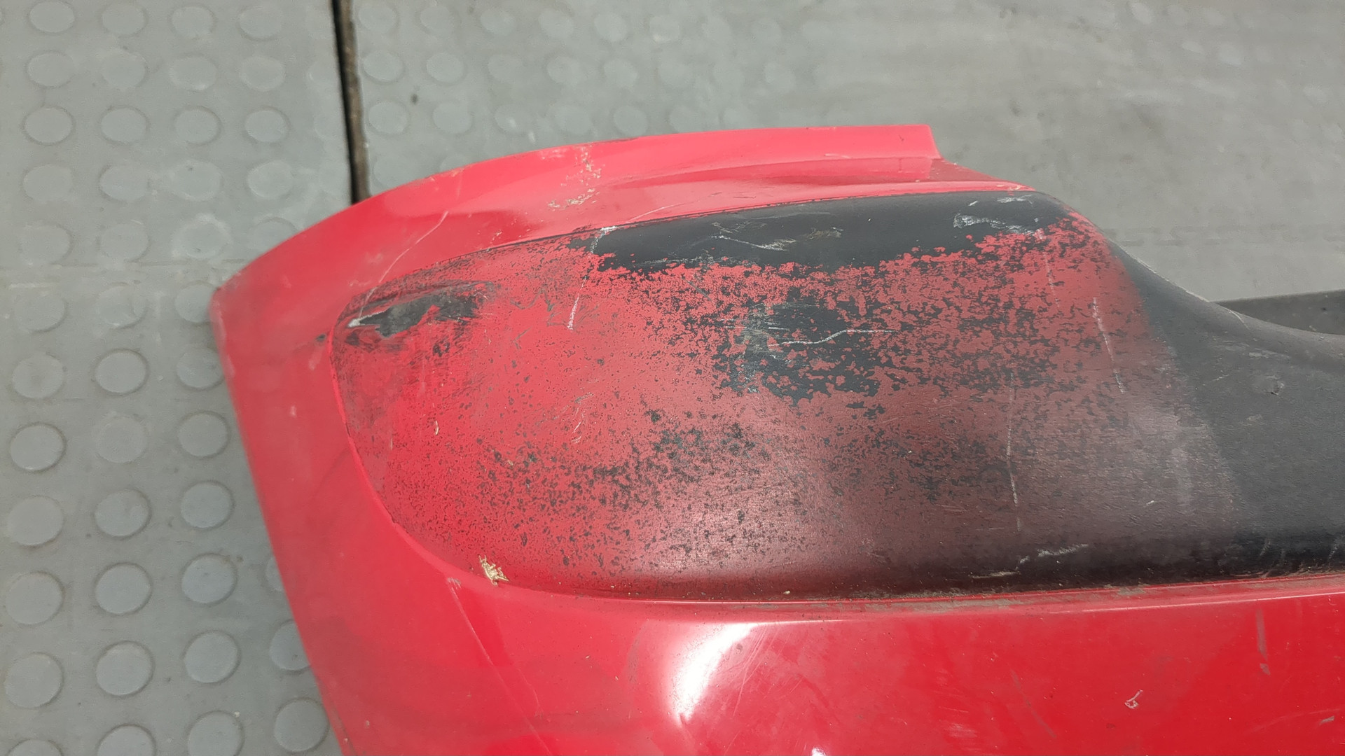 Бампер задний