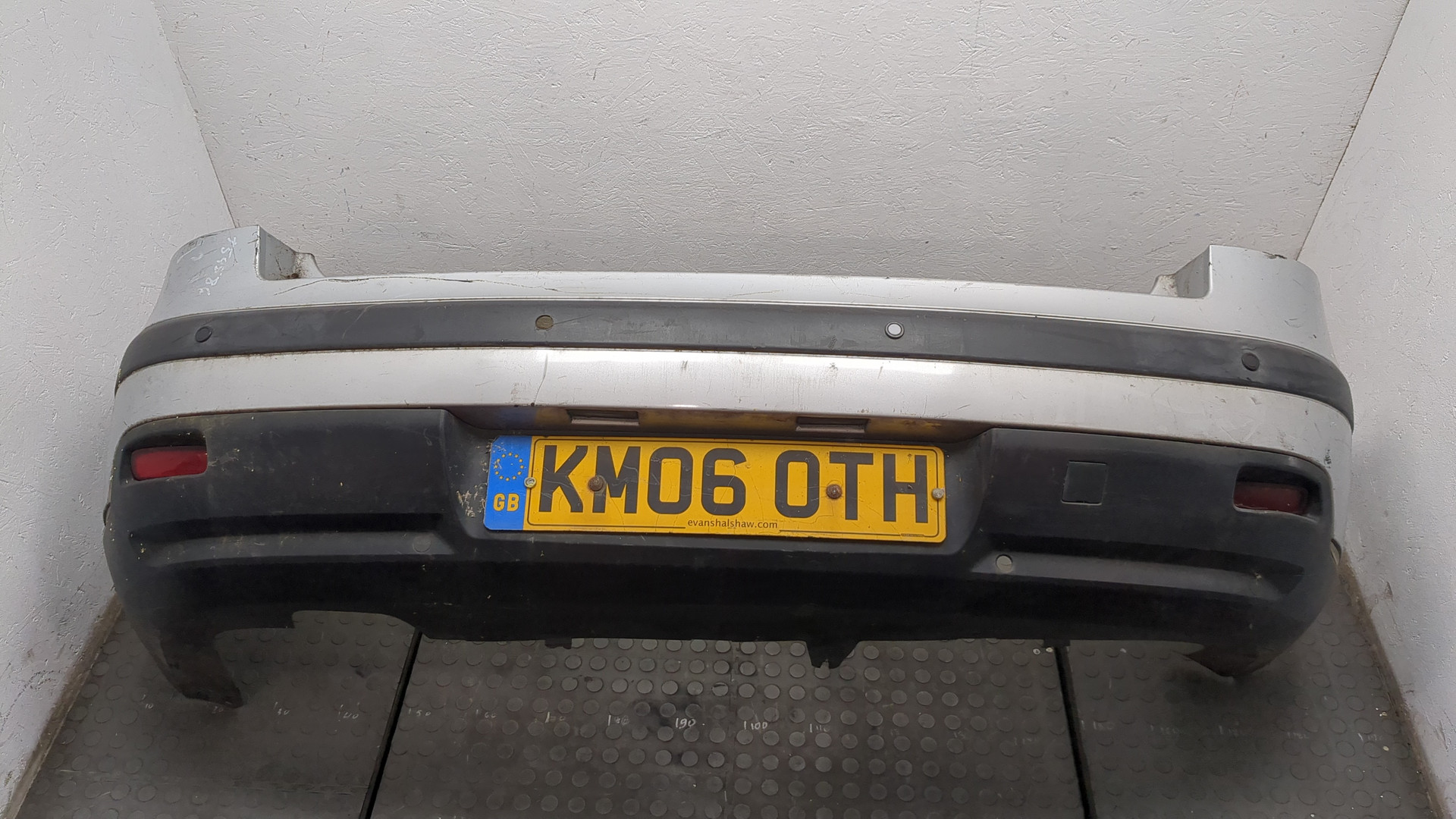 Бампер задний