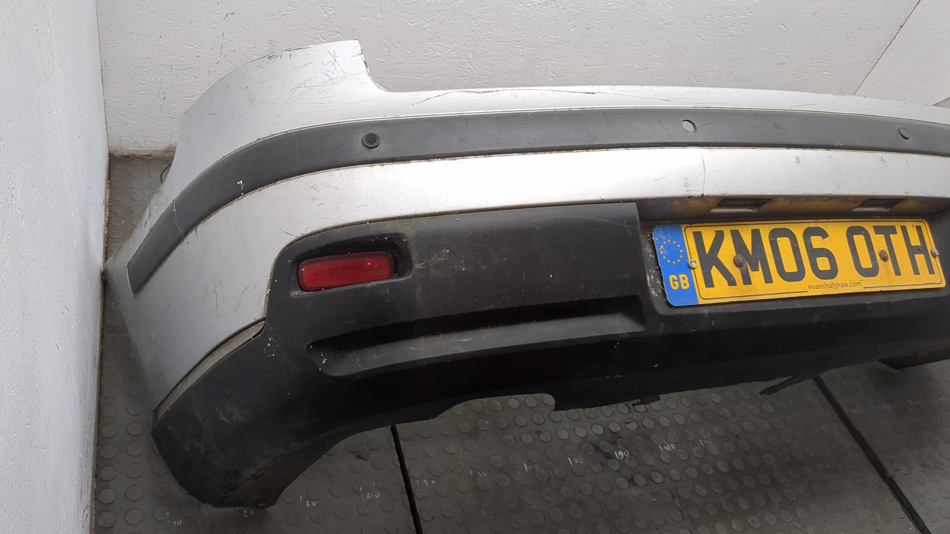 Бампер задний