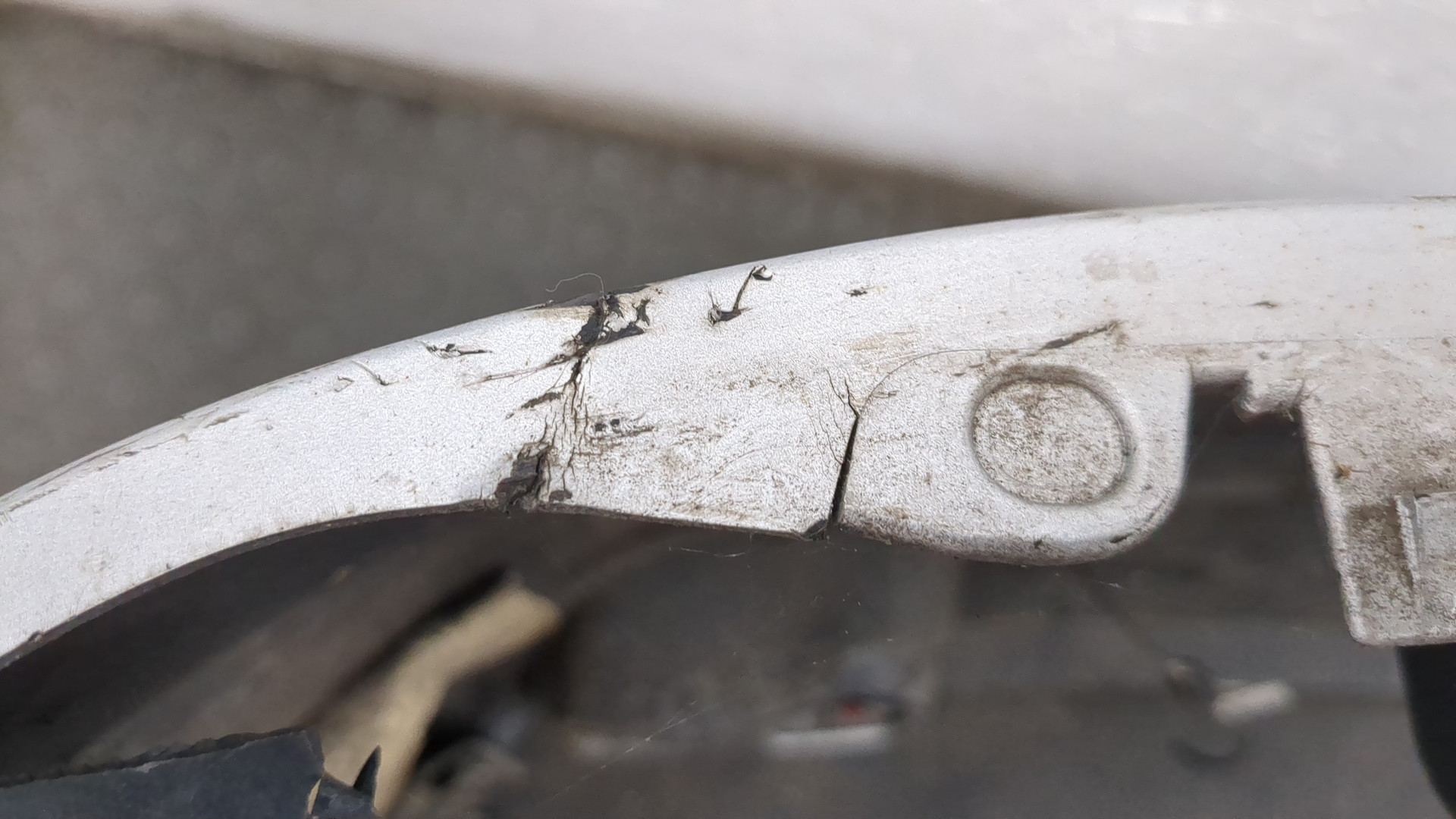 Бампер задний