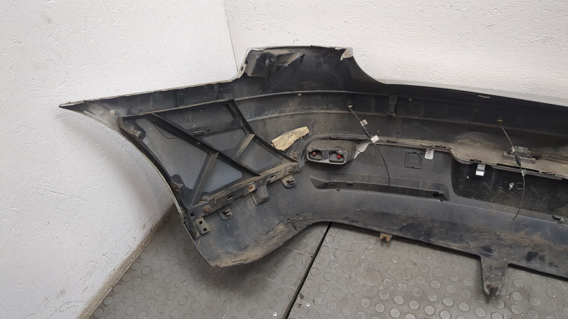 Бампер задний