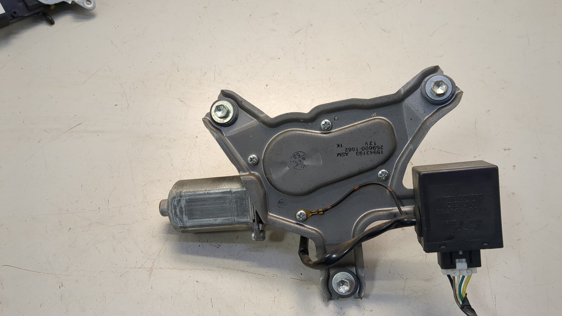 Моторчик стеклоочистителя задний