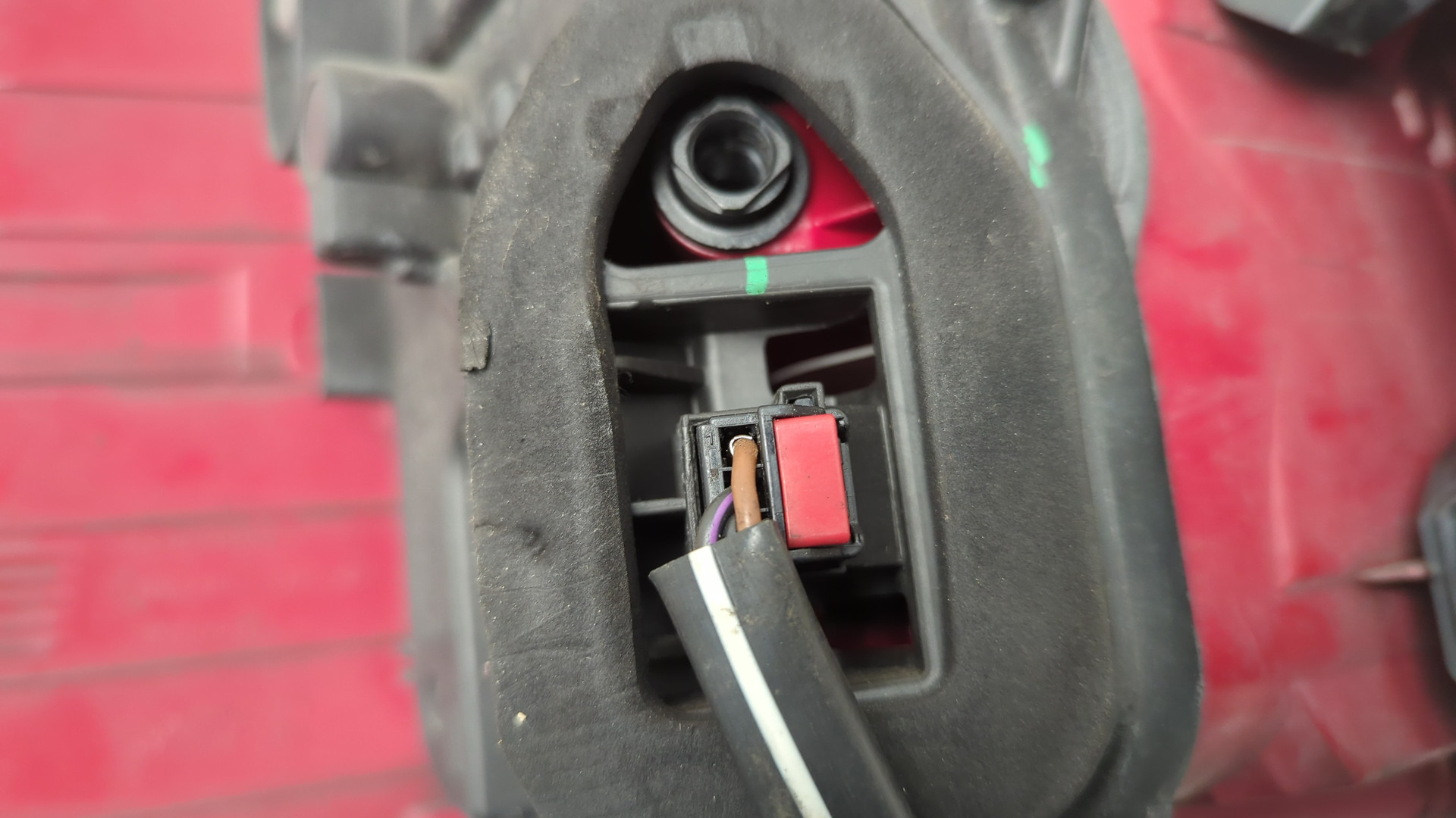 Фонарь задний правый