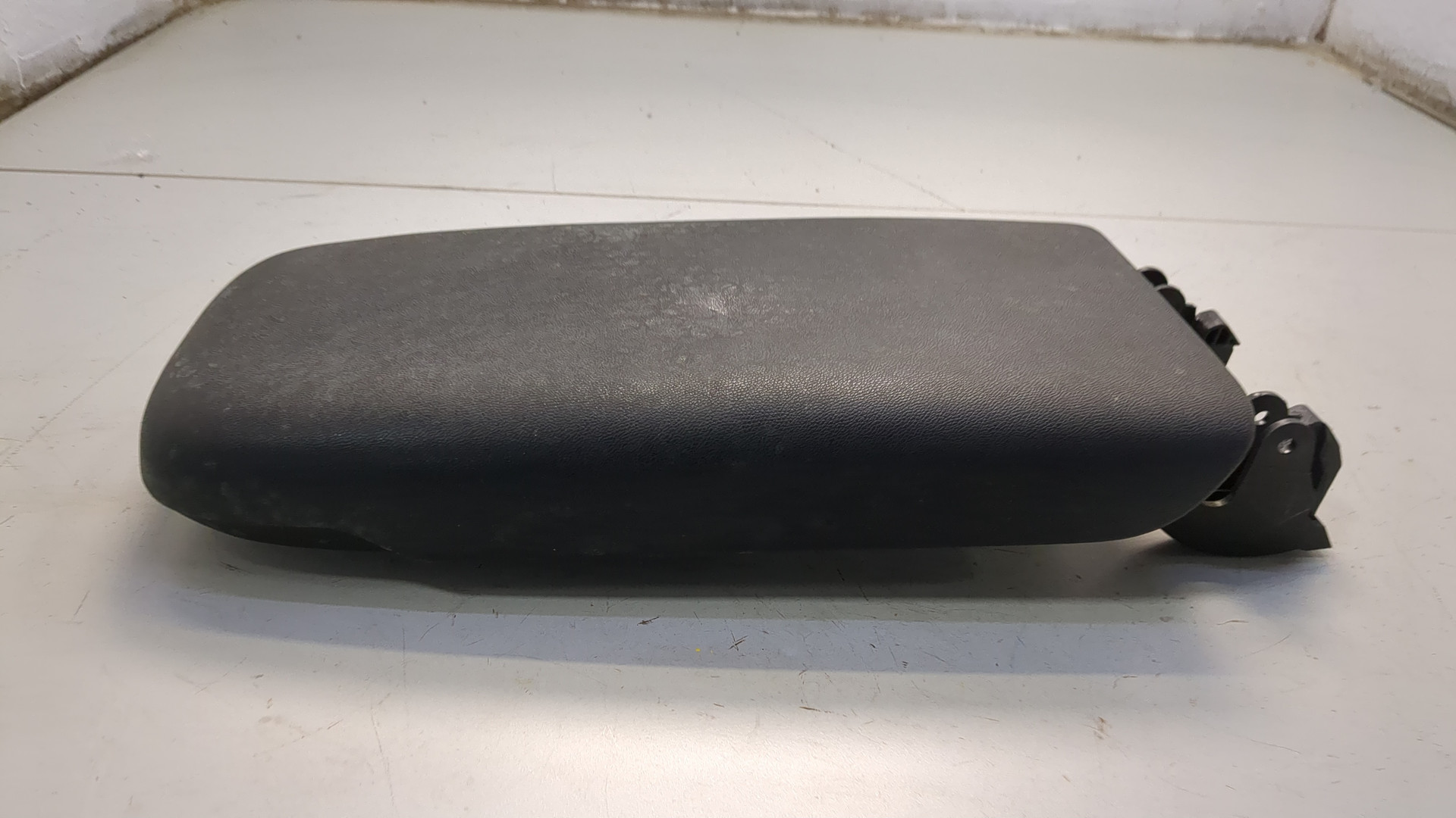 Подлокотник