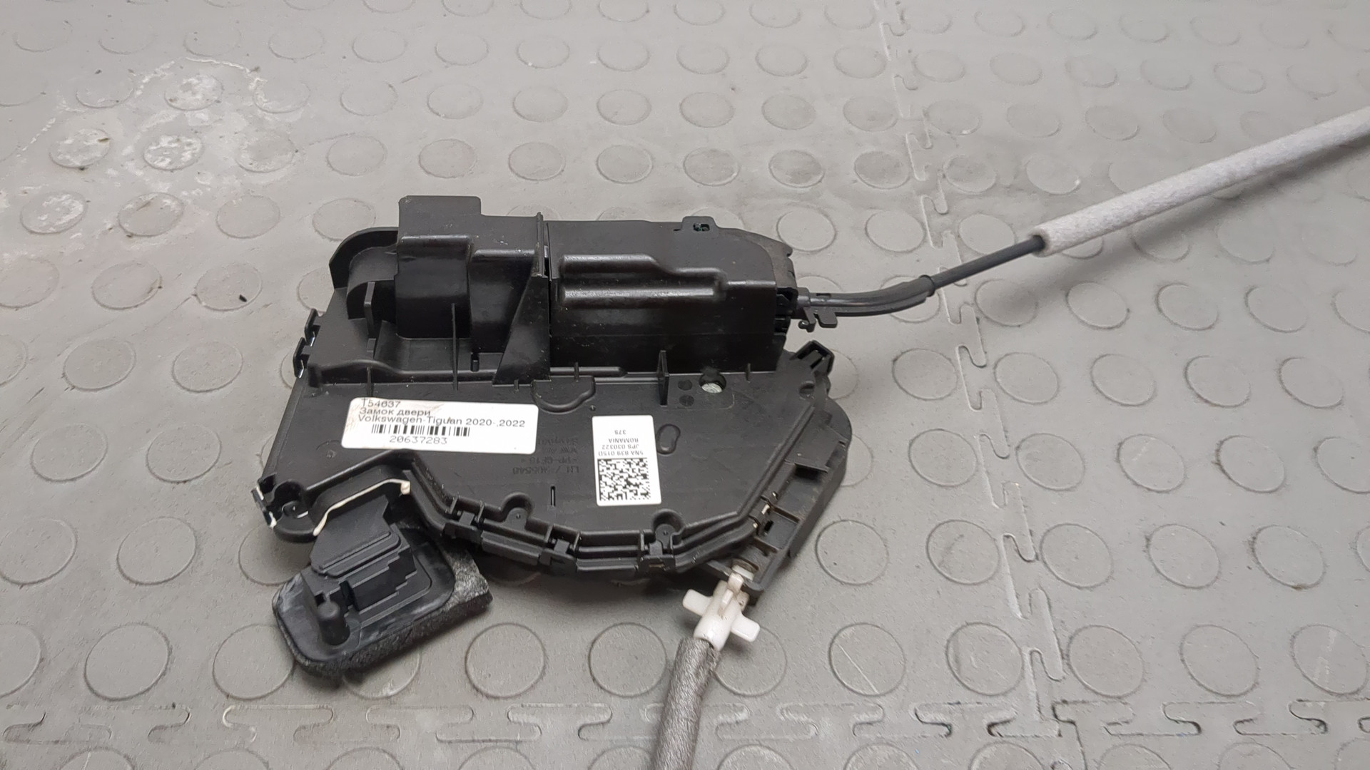 Замок двери задней левой