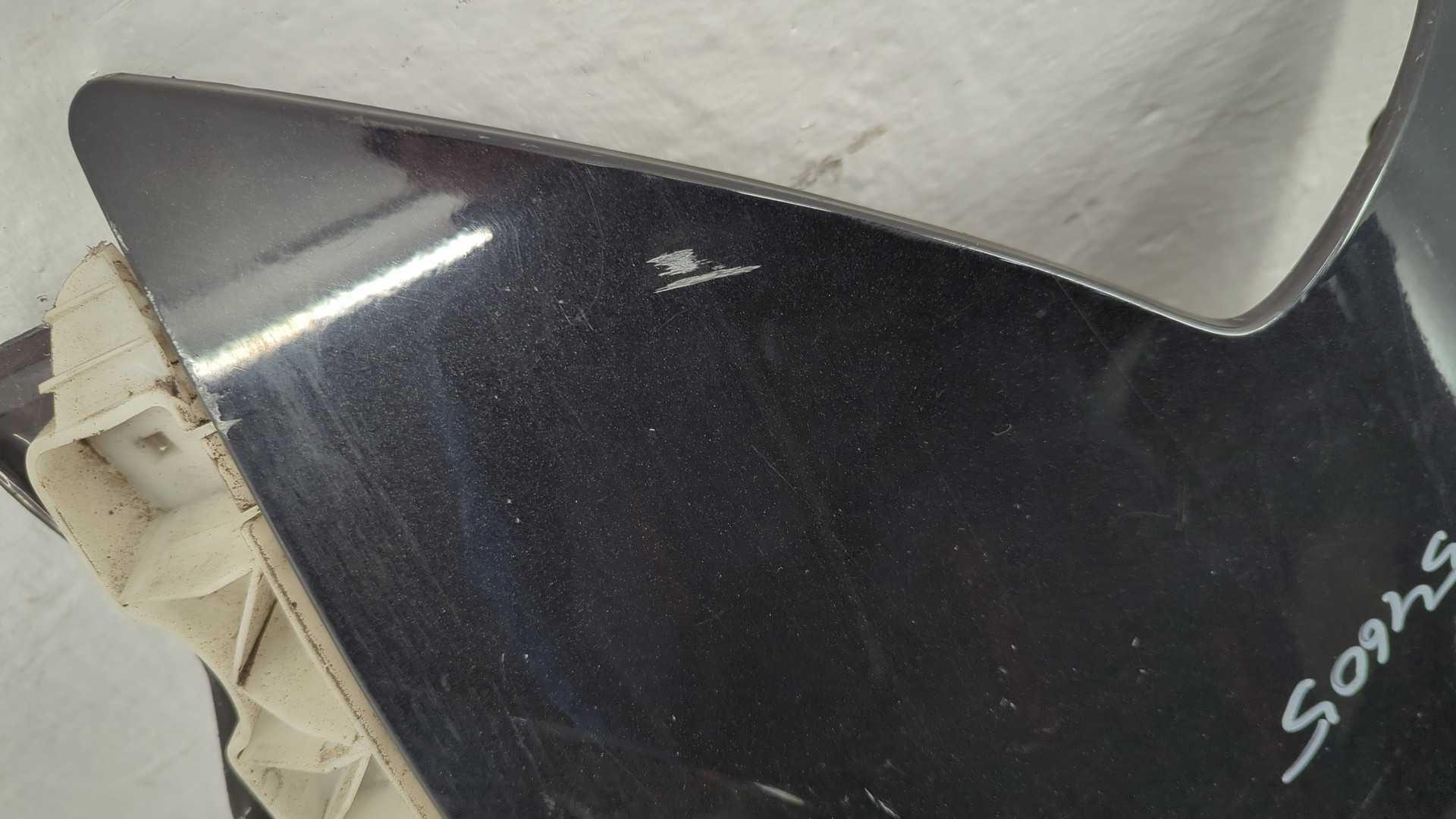 Крыло переднее левое