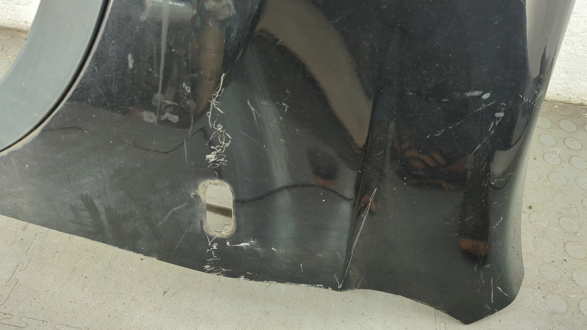 Крыло переднее левое