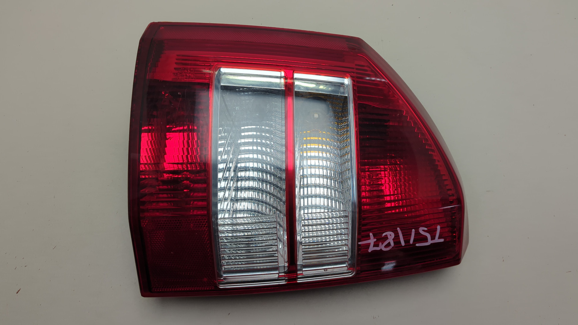 Фонарь задний левый