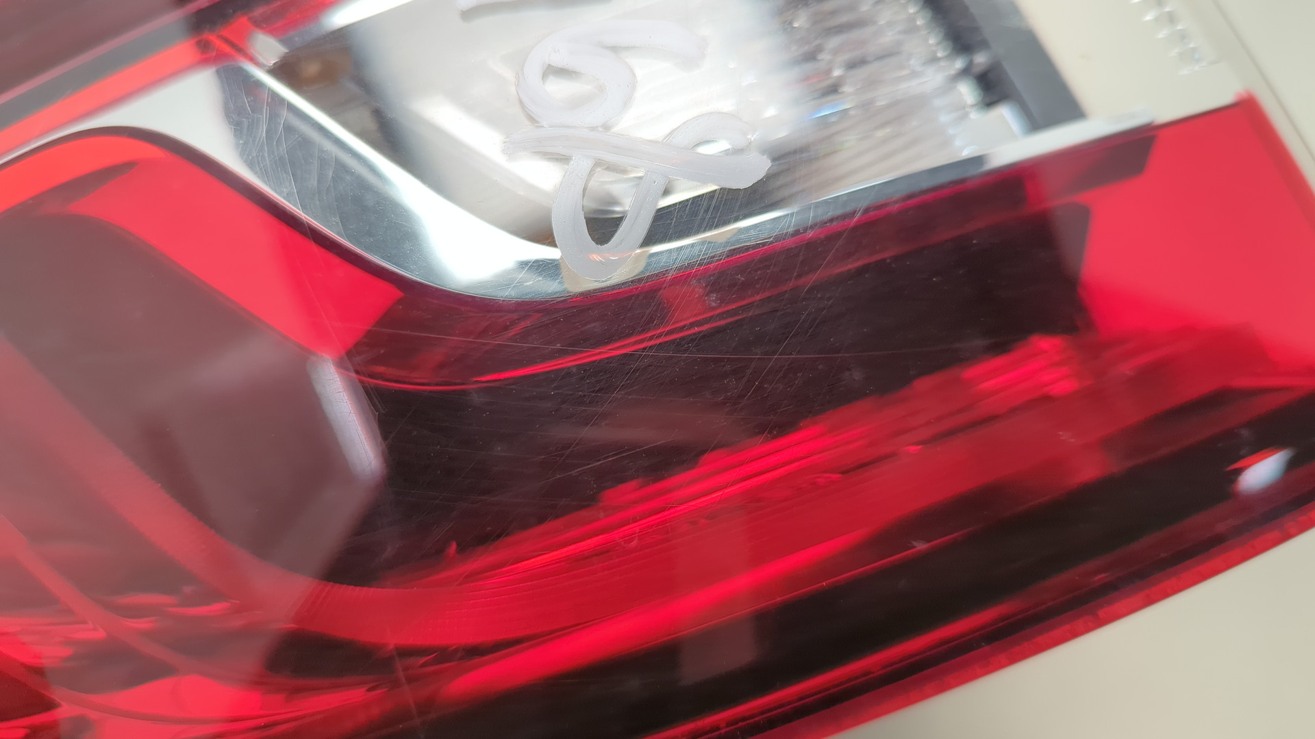 Фонарь задний левый